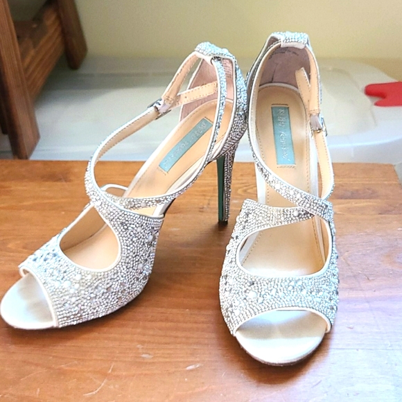 betsey johnson rudey dress sandals